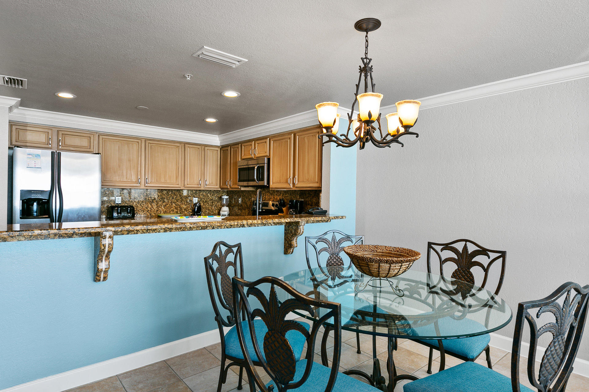 SUMMERCHASE CONDOInn at Crystal Beach - Residential