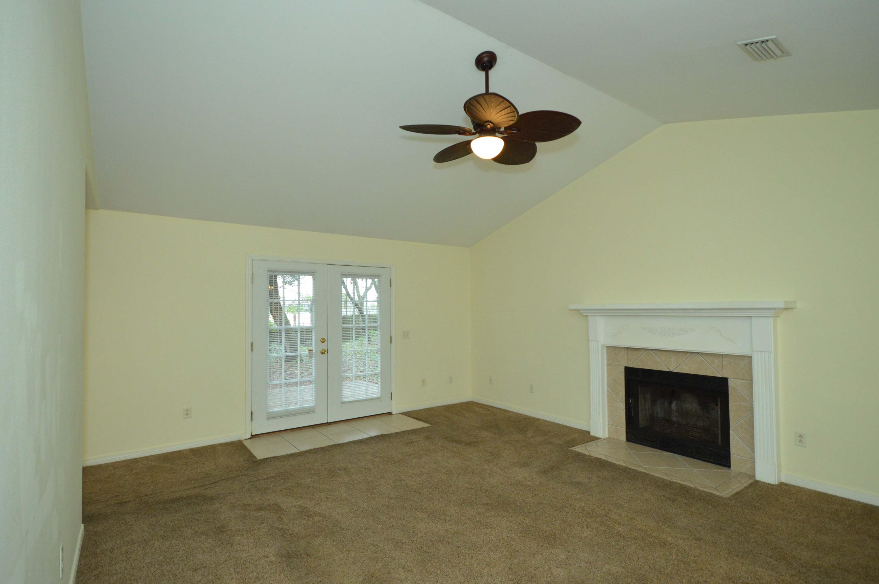 SANTA ROSA SHORES - Residential