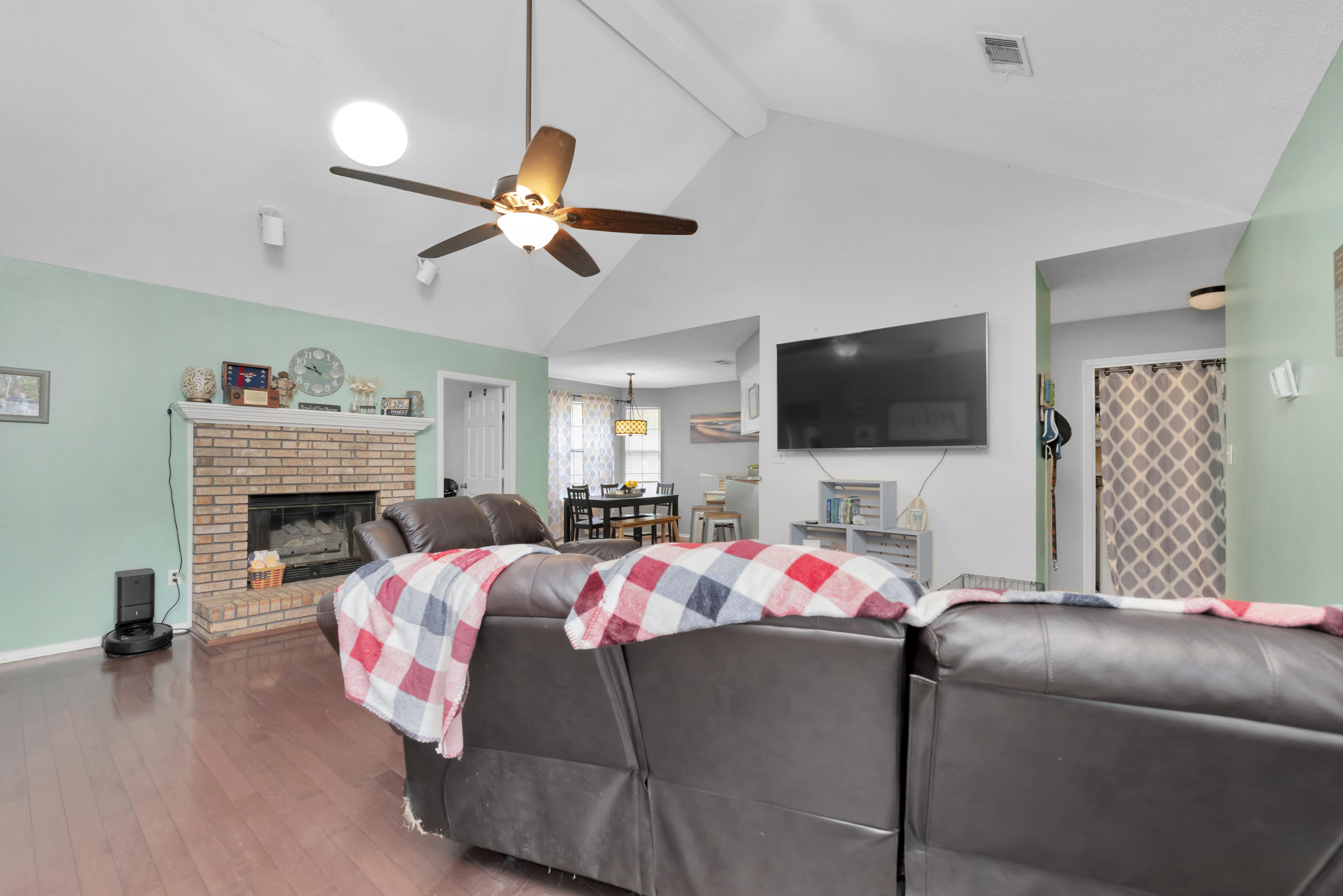 FOX DEN VILLAGES - Residential