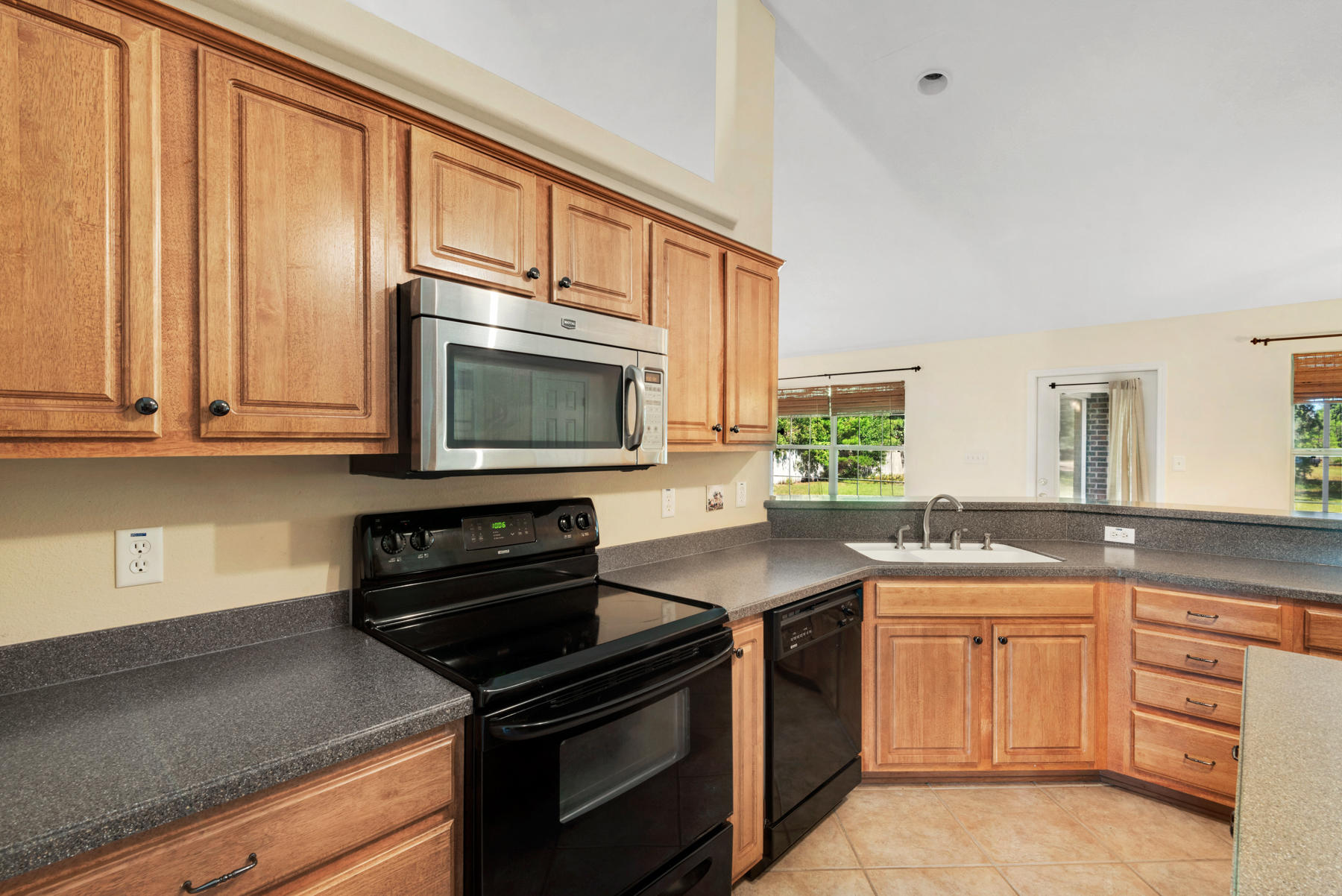 HOLLEY BY THE SEA - Residential