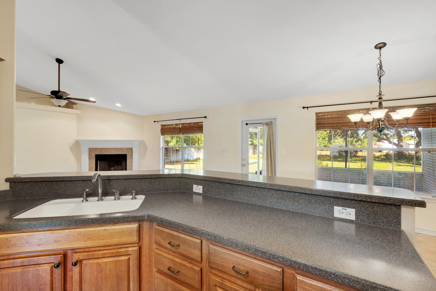 HOLLEY BY THE SEA - Residential