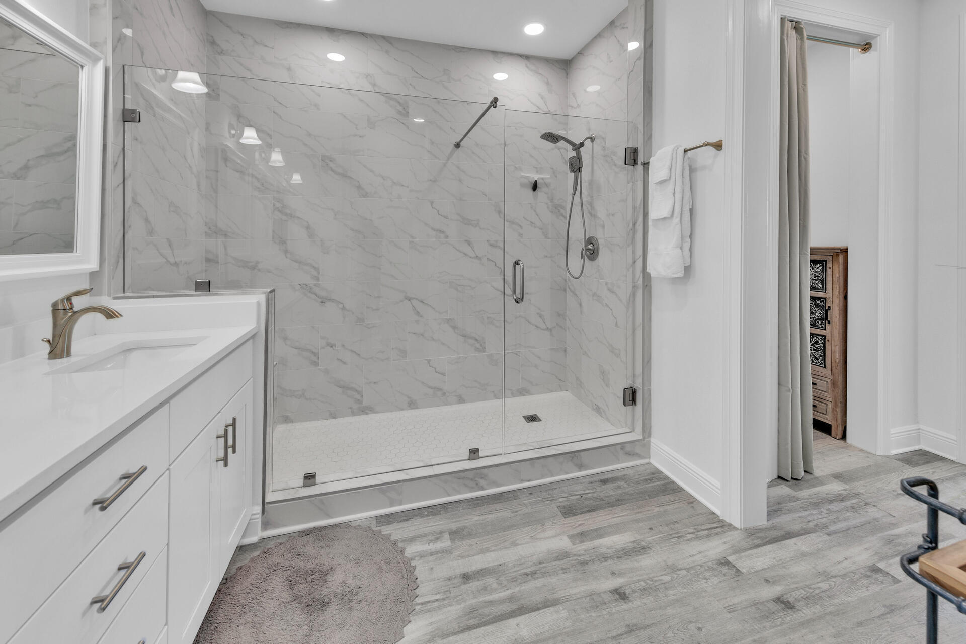 GULF PLACE RESIDENCES - Residential