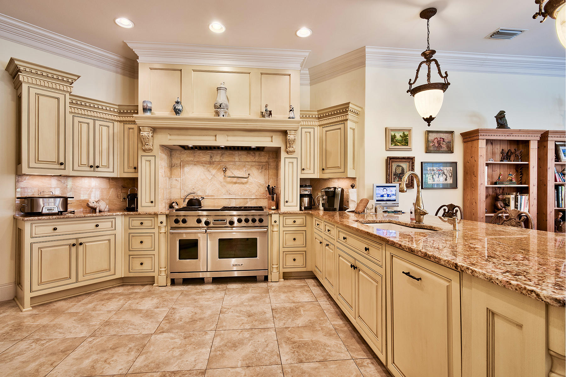 BAYTOWNE AVENUE - Residential