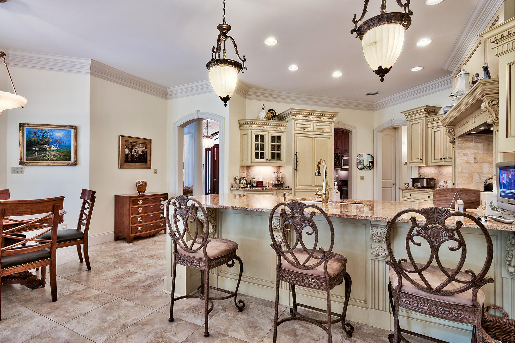 BAYTOWNE AVENUE - Residential