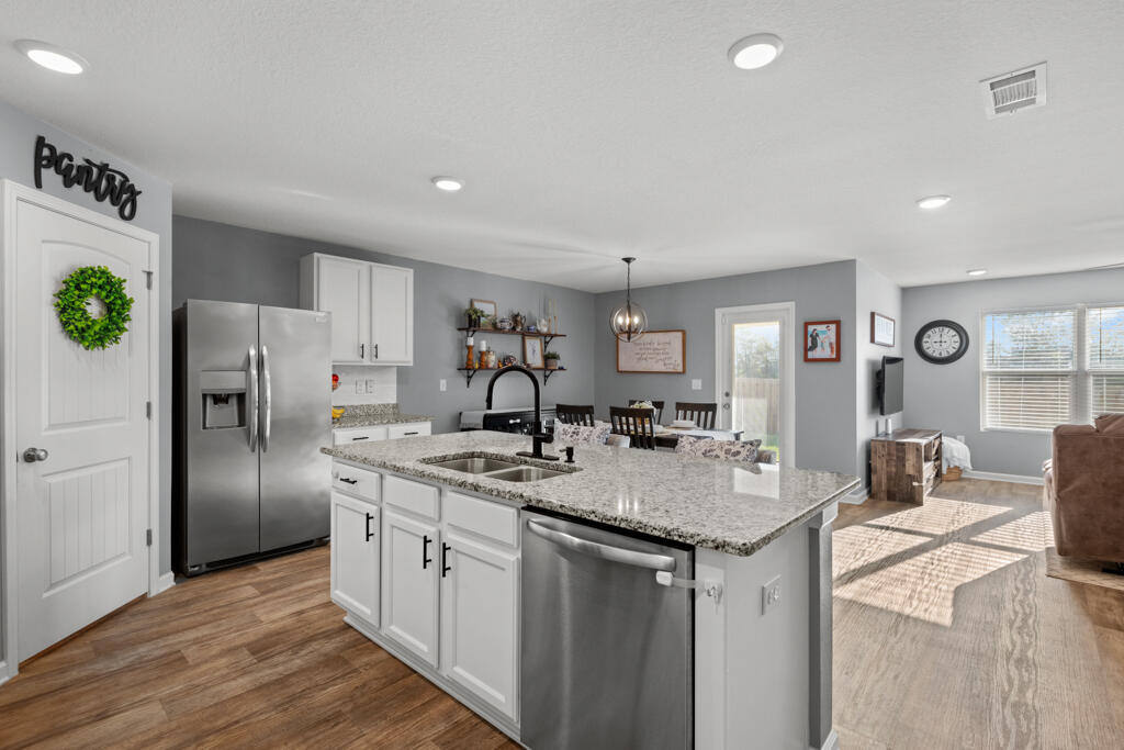 REDSTONE COMMONS - Residential