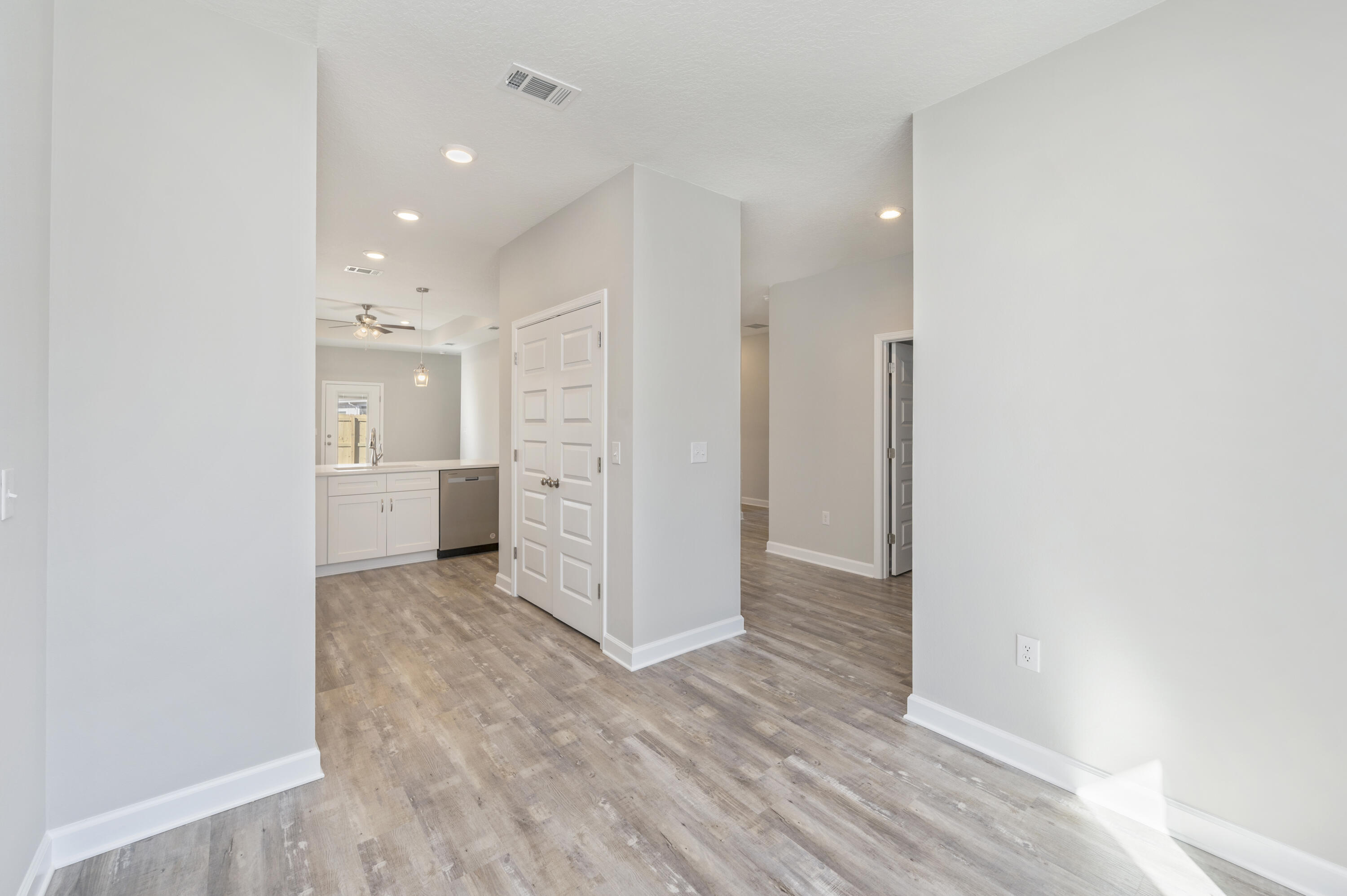 LAGRANGE LANDING - Residential