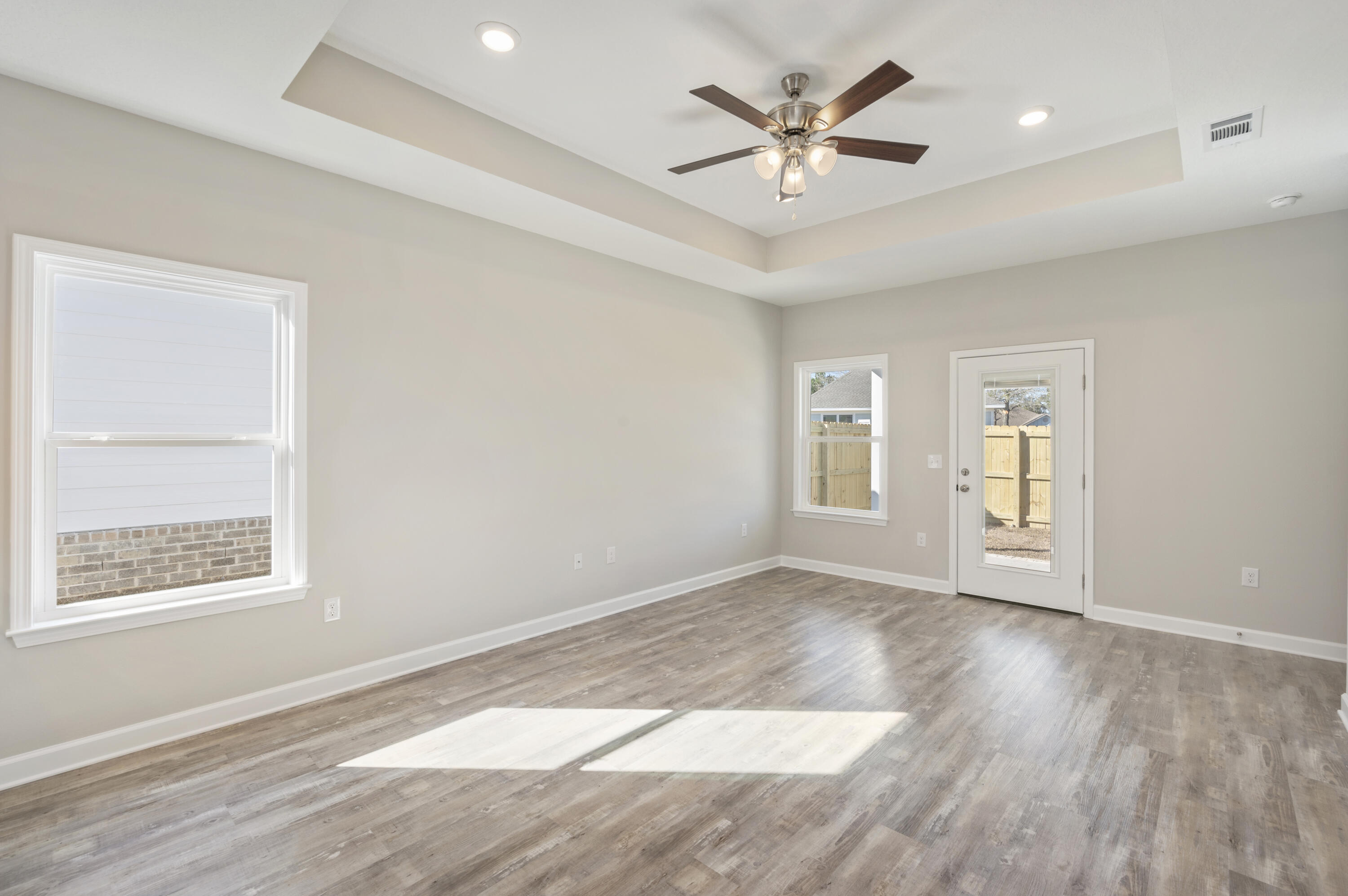 LAGRANGE LANDING - Residential