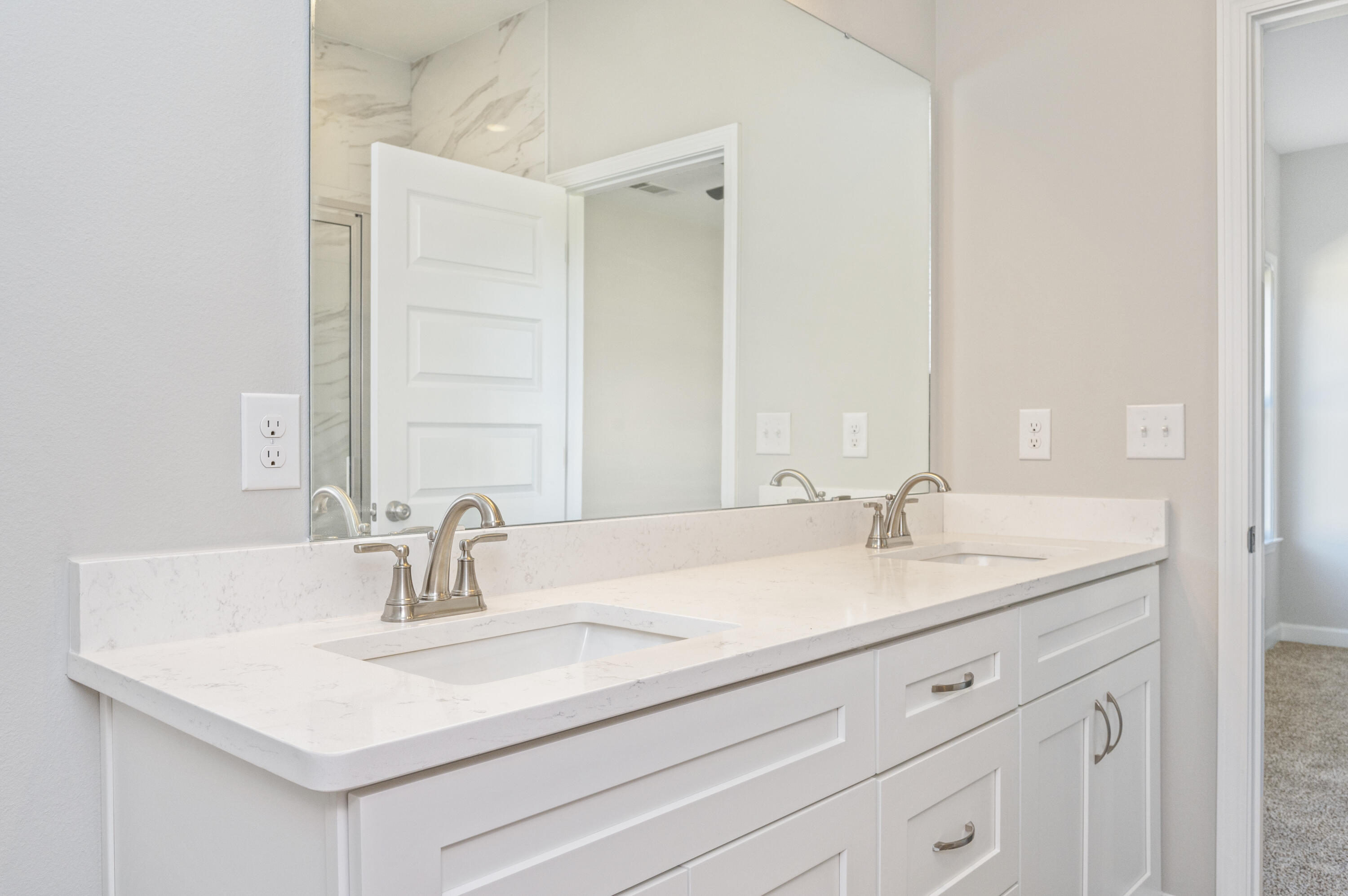 LAGRANGE LANDING - Residential