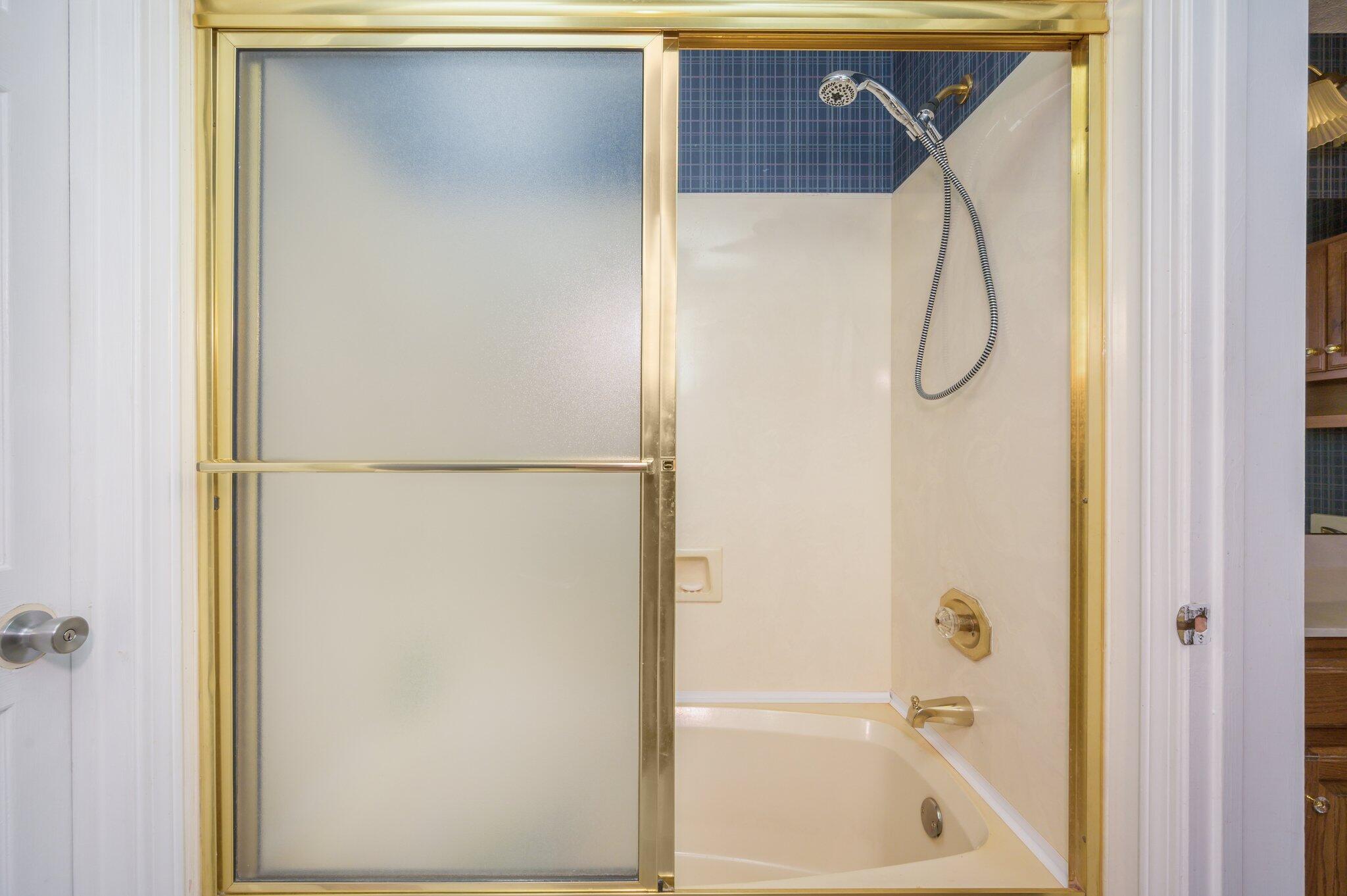 RIVERSIDE NORTH - Residential