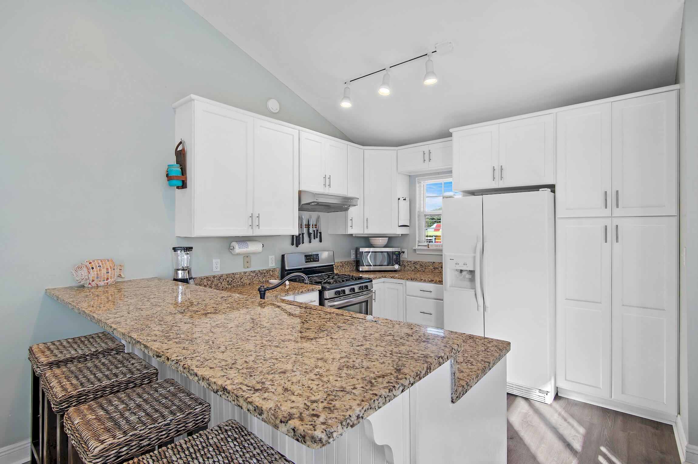 BEACHSIDE TOWNHOMES - Residential