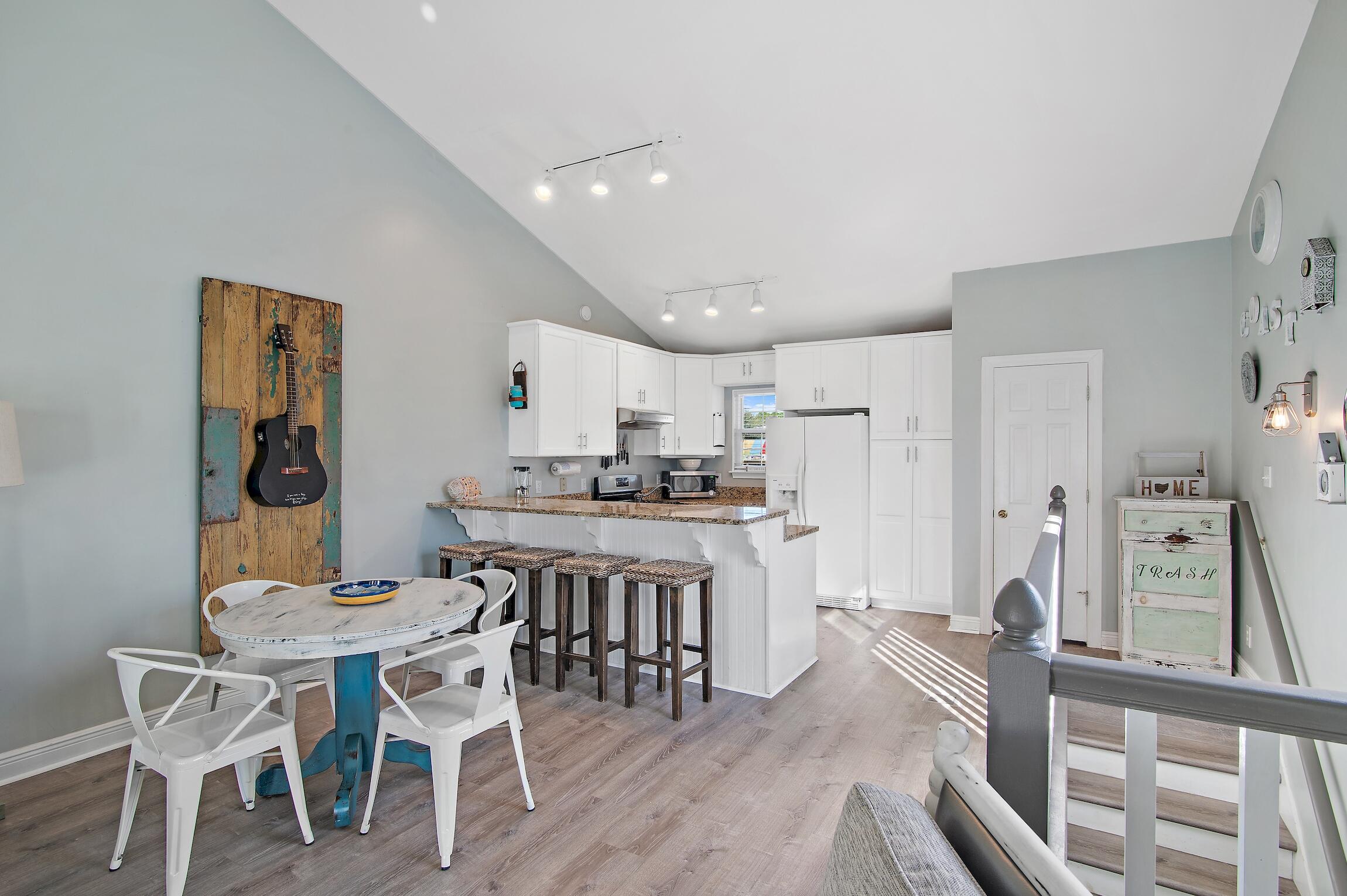 BEACHSIDE TOWNHOMES - Residential