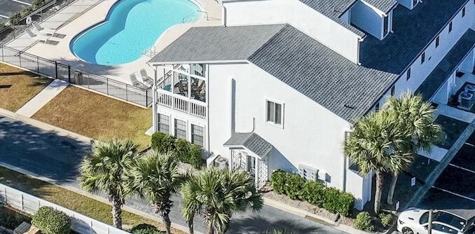 BEACHSIDE TOWNHOMES - Residential