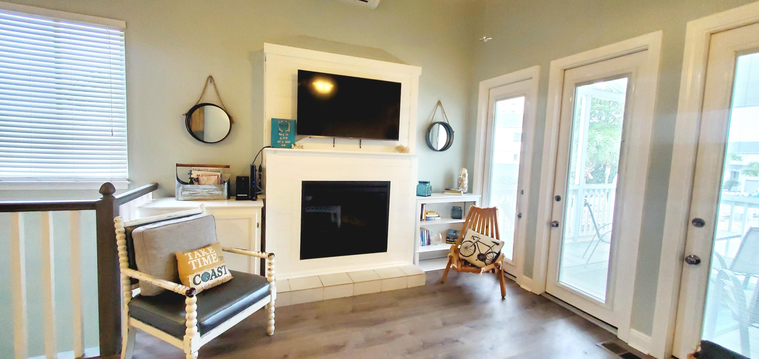 BEACHSIDE TOWNHOMES - Residential