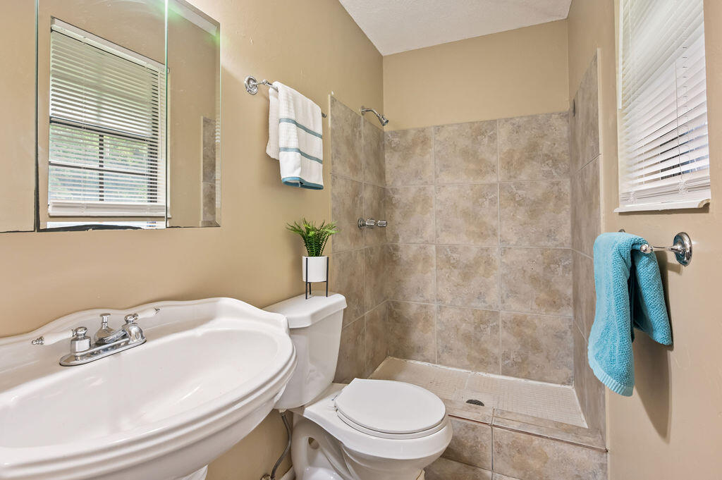 MIRAMAR ESTATES 3RD ADDN - Residential