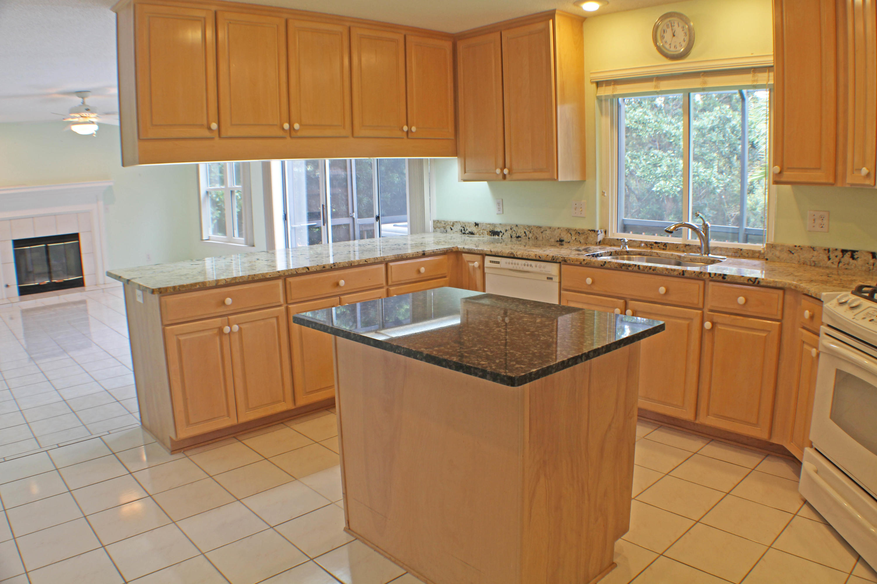 PARKWOOD ESTATES PH 2 BLUEWATER BAY - Residential