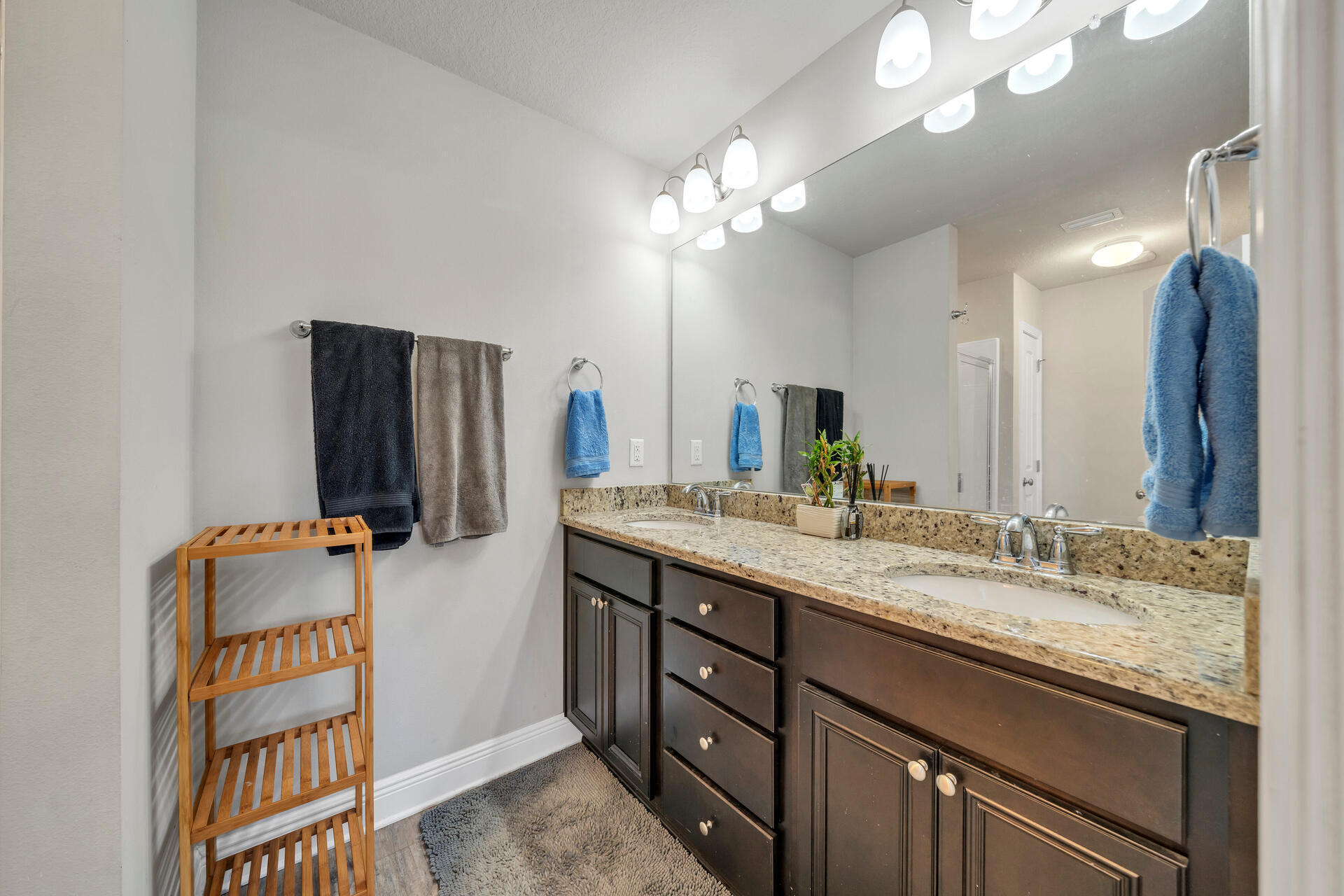 RESERVE POINTE - Residential