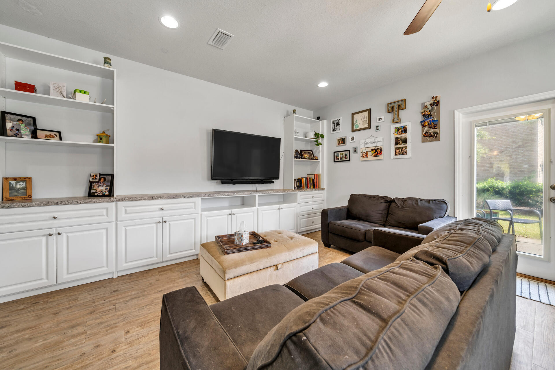 RESERVE POINTE - Residential
