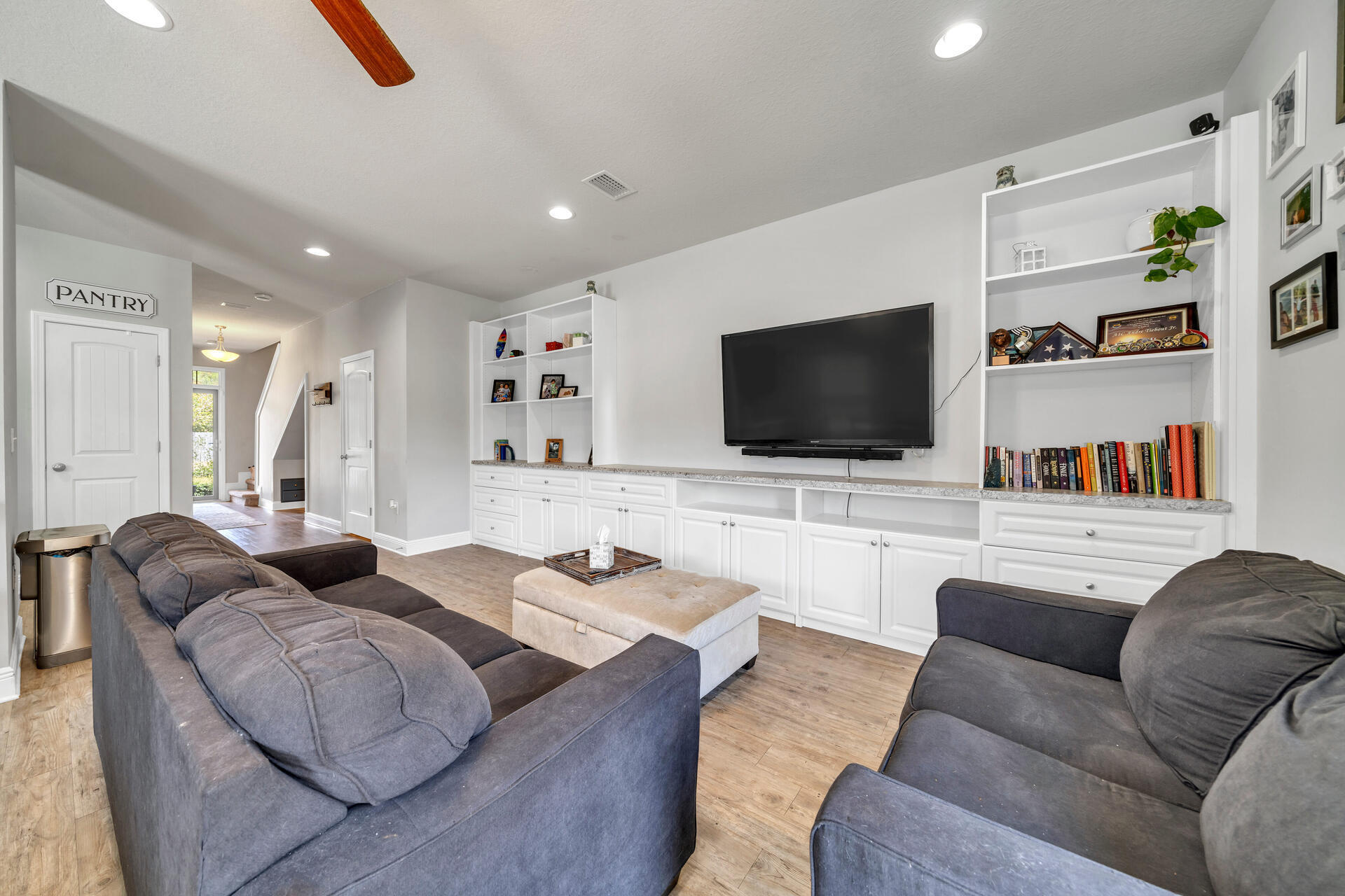 RESERVE POINTE - Residential