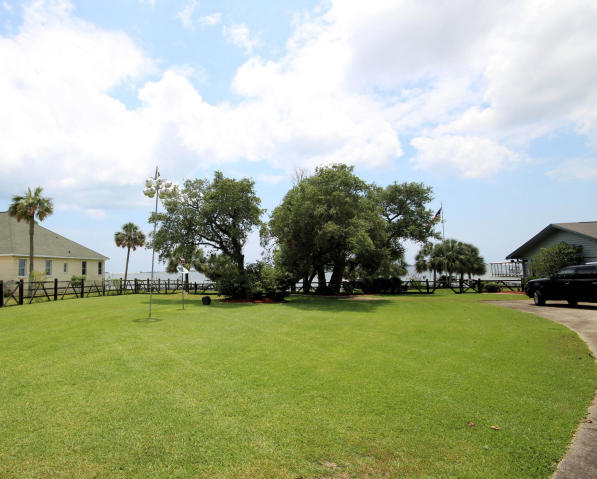 CRESCENT SHORES - Residential