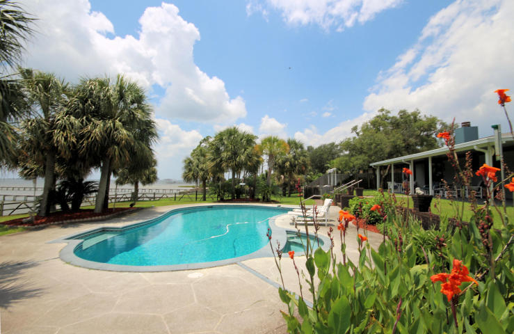 CRESCENT SHORES - Residential