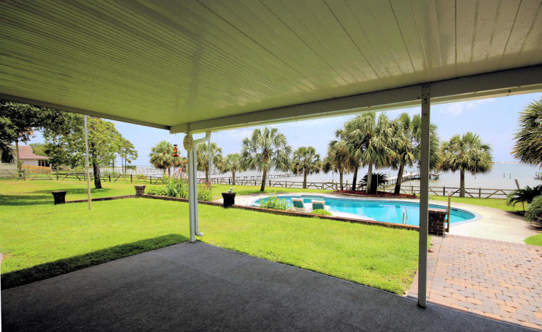 CRESCENT SHORES - Residential