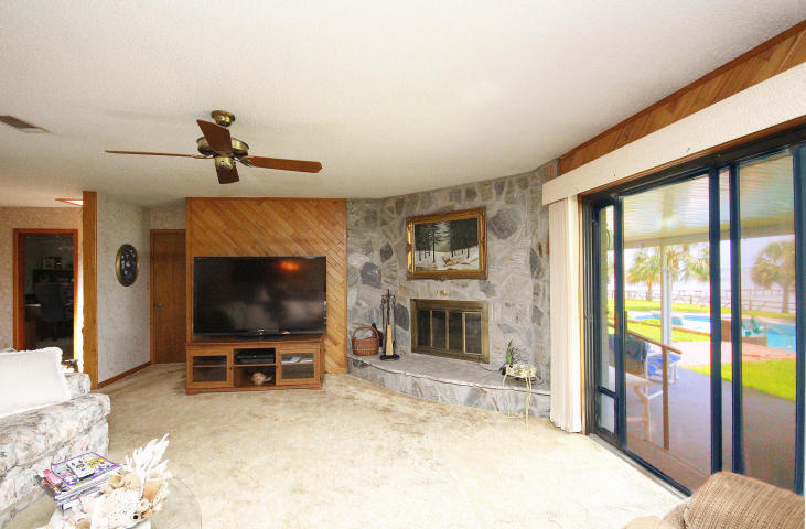 CRESCENT SHORES - Residential