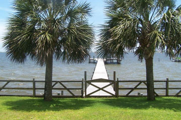 CRESCENT SHORES - Residential