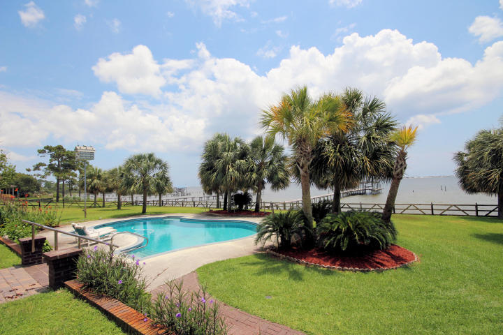 CRESCENT SHORES - Residential