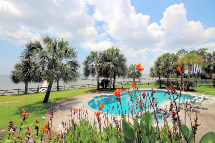 CRESCENT SHORES - Residential