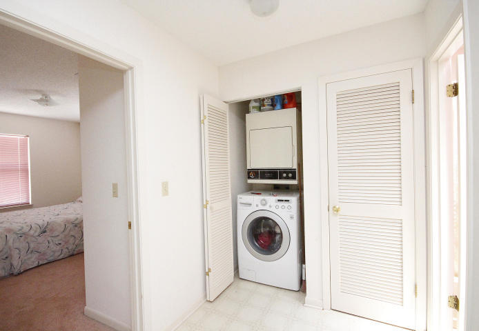 CRESCENT SHORES - Residential