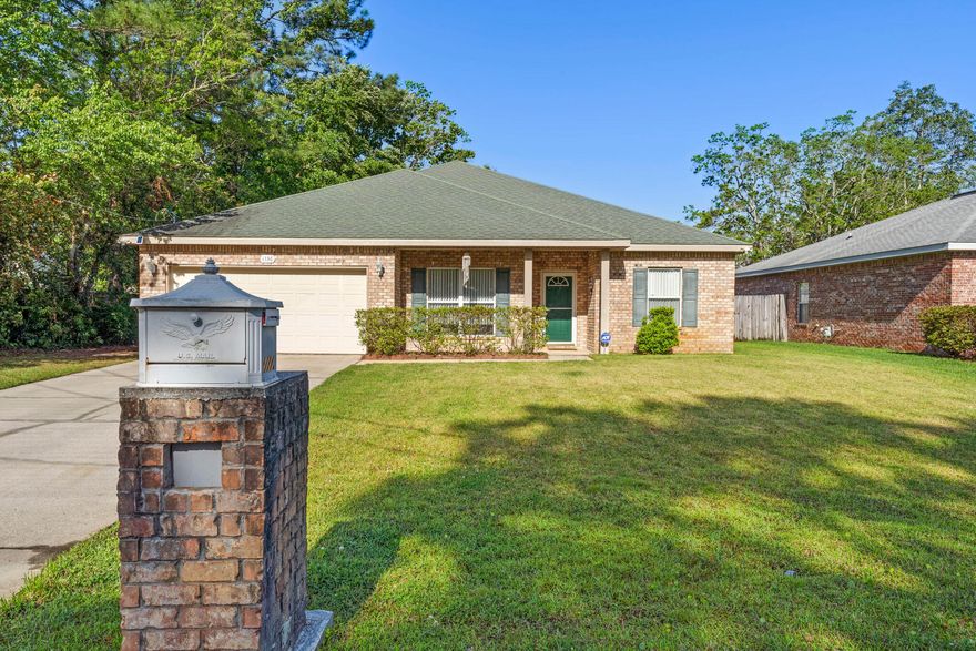 charming well Maintained 4-Bedroom 2-bathroom home. Features a 2-car garage, the living area has nice high ceilings, a fireplace, and access to the backyard. The breakfast bar leads you to the beautiful kitchen right next to the dining room for ease of access when having dinner. The primary bedroom offers plenty of space for larger furniture with an ensuite that has a separate tub shower and 2 closets for maximum storage. 3 additional bedrooms and a guest bath makes this the perfect home for a large family or someone who enjoying have a guest in their home.