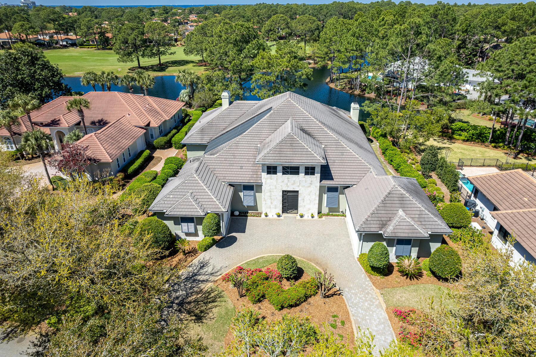 ISLAND GREEN - Residential