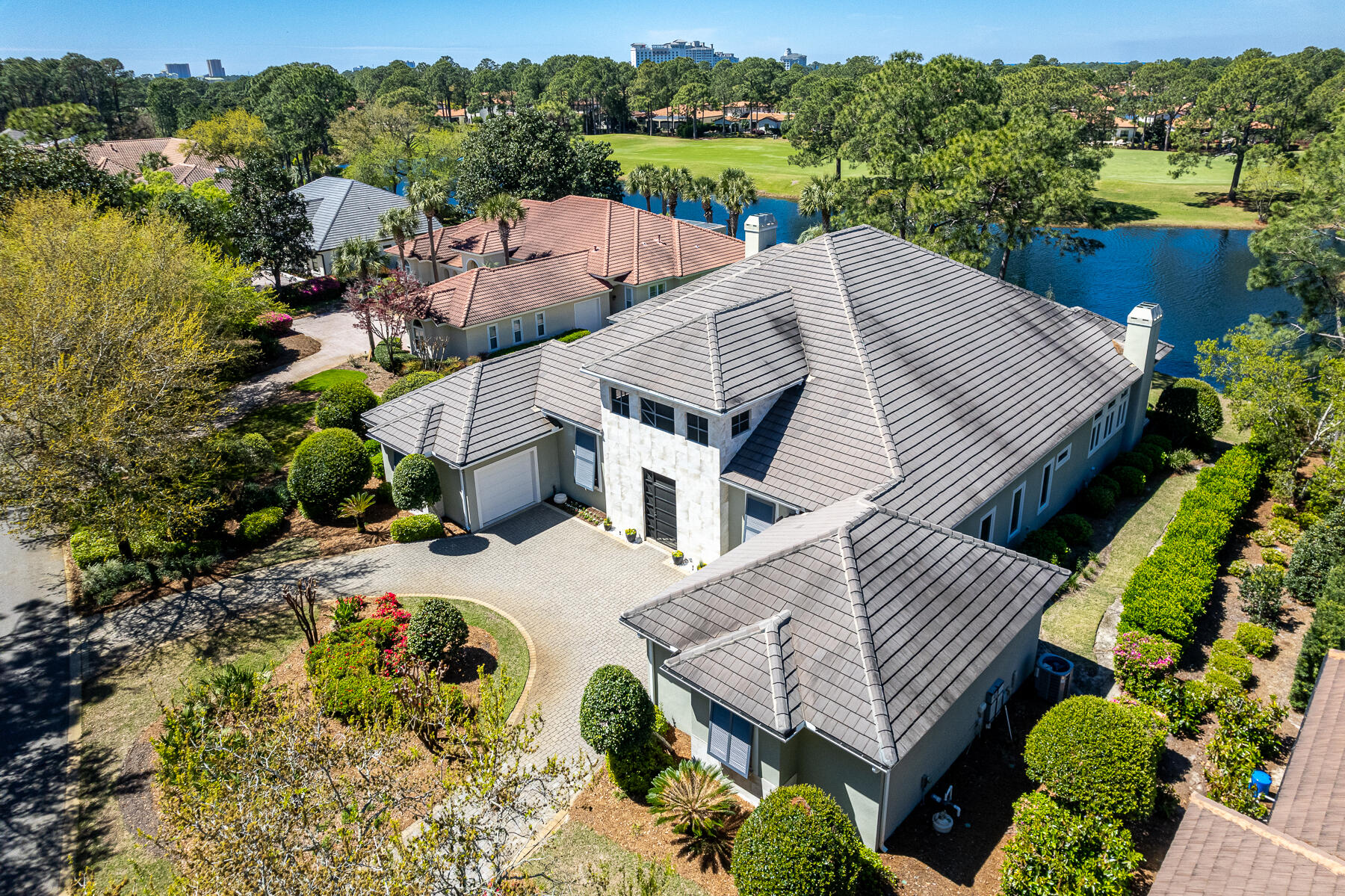 ISLAND GREEN - Residential