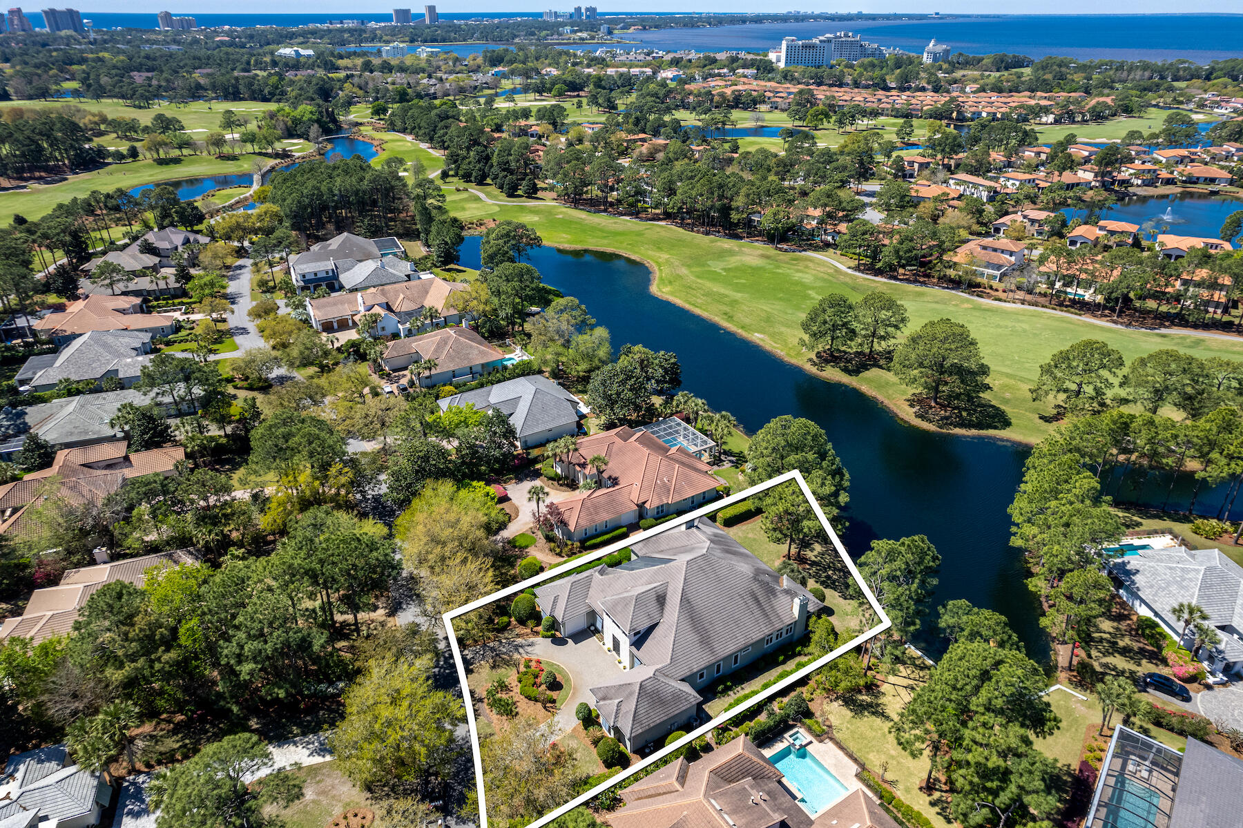 ISLAND GREEN - Residential