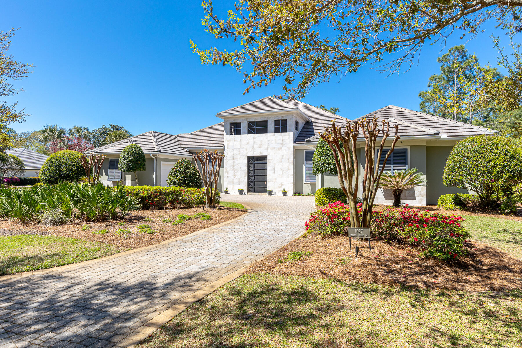 ISLAND GREEN - Residential