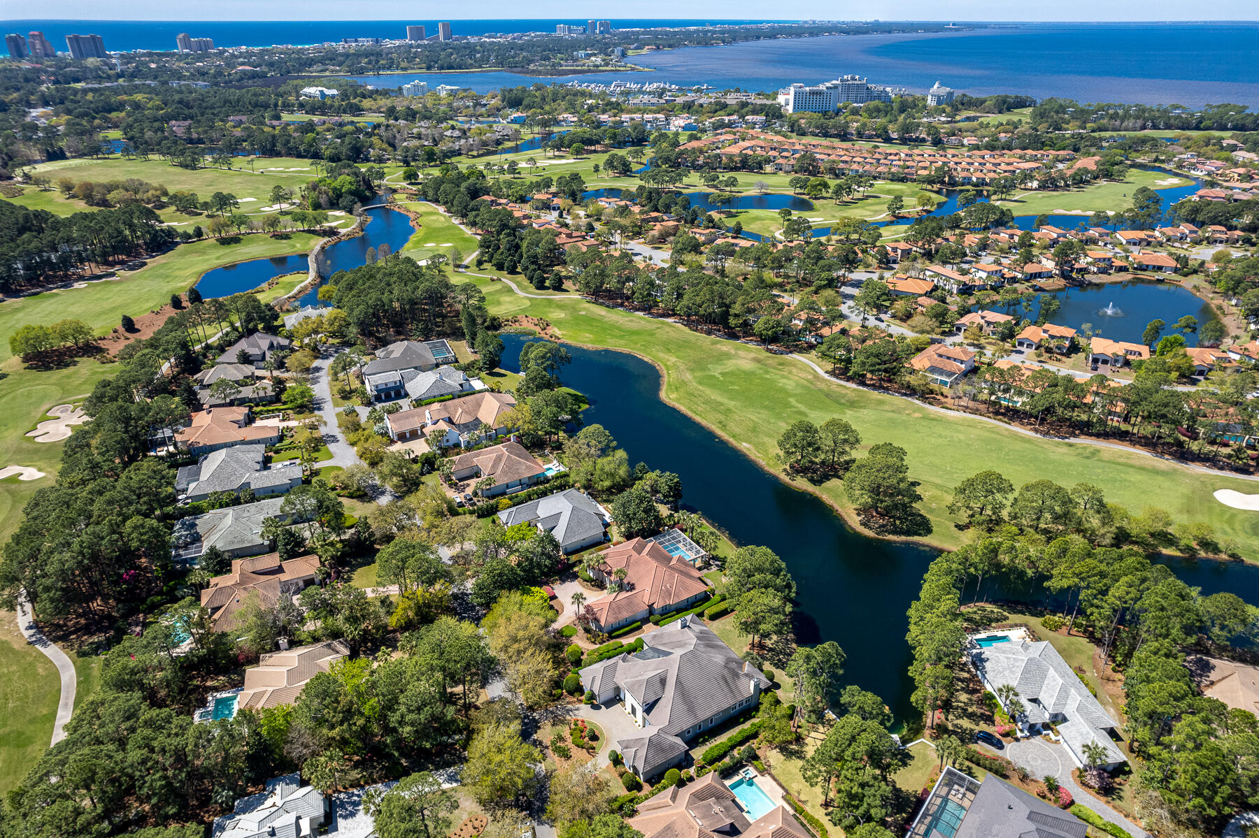 ISLAND GREEN - Residential