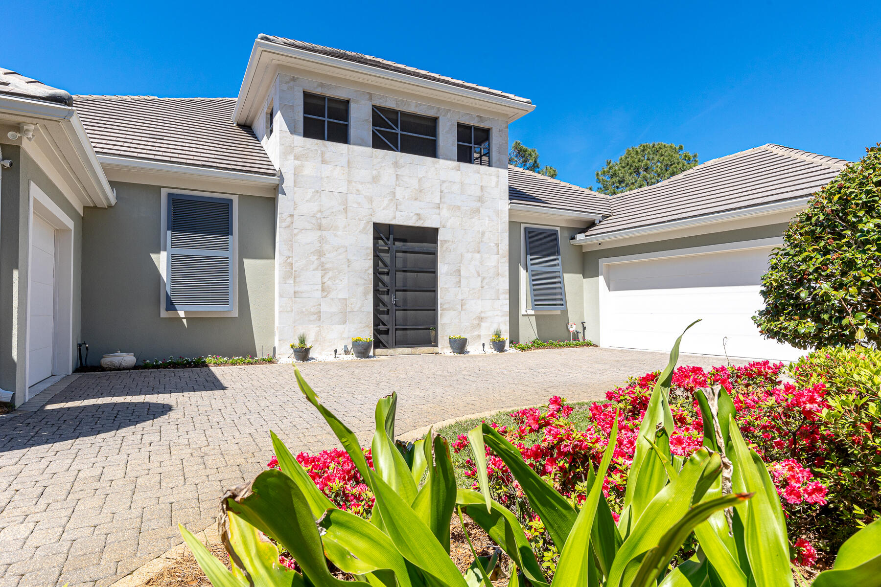 ISLAND GREEN - Residential