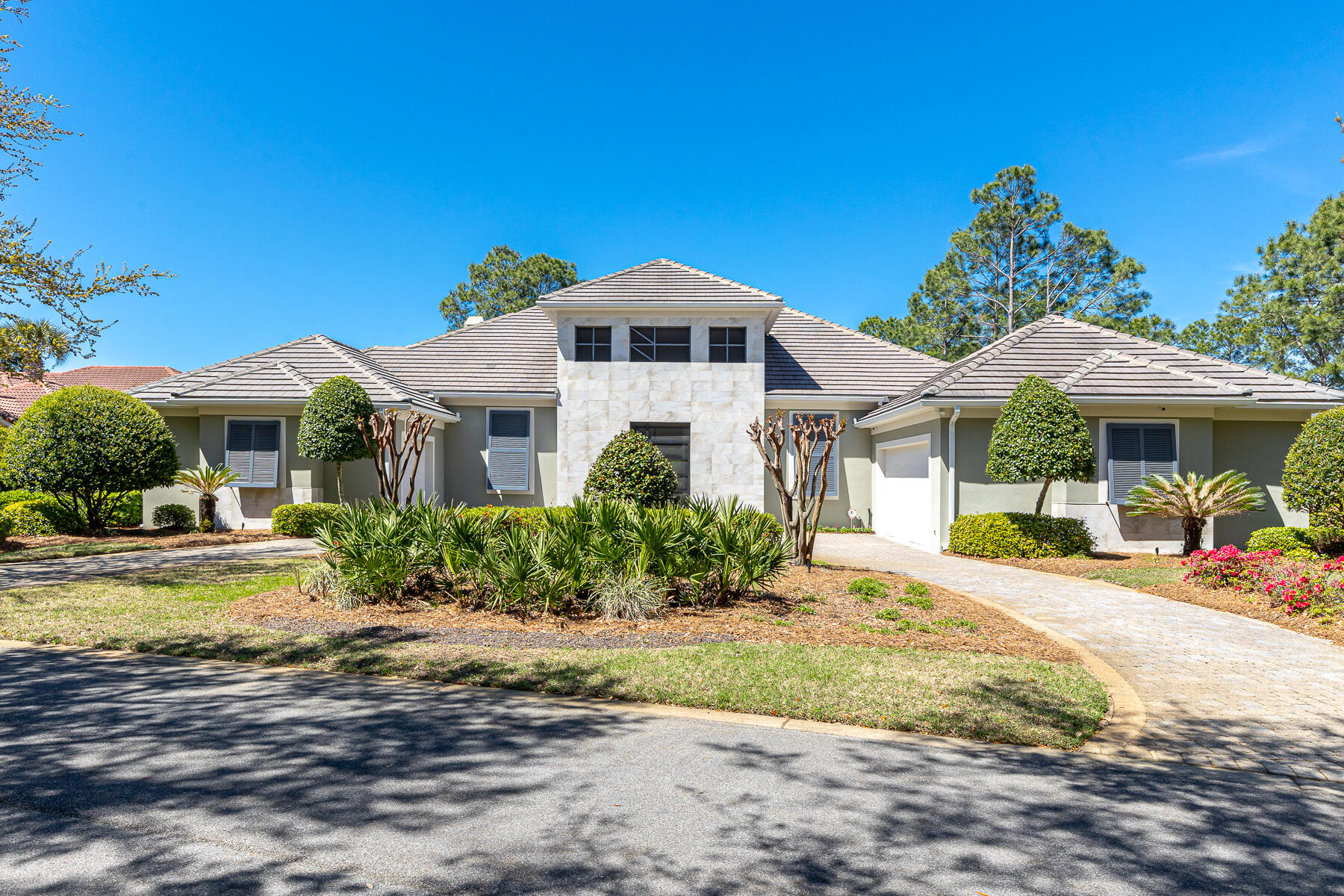 ISLAND GREEN - Residential