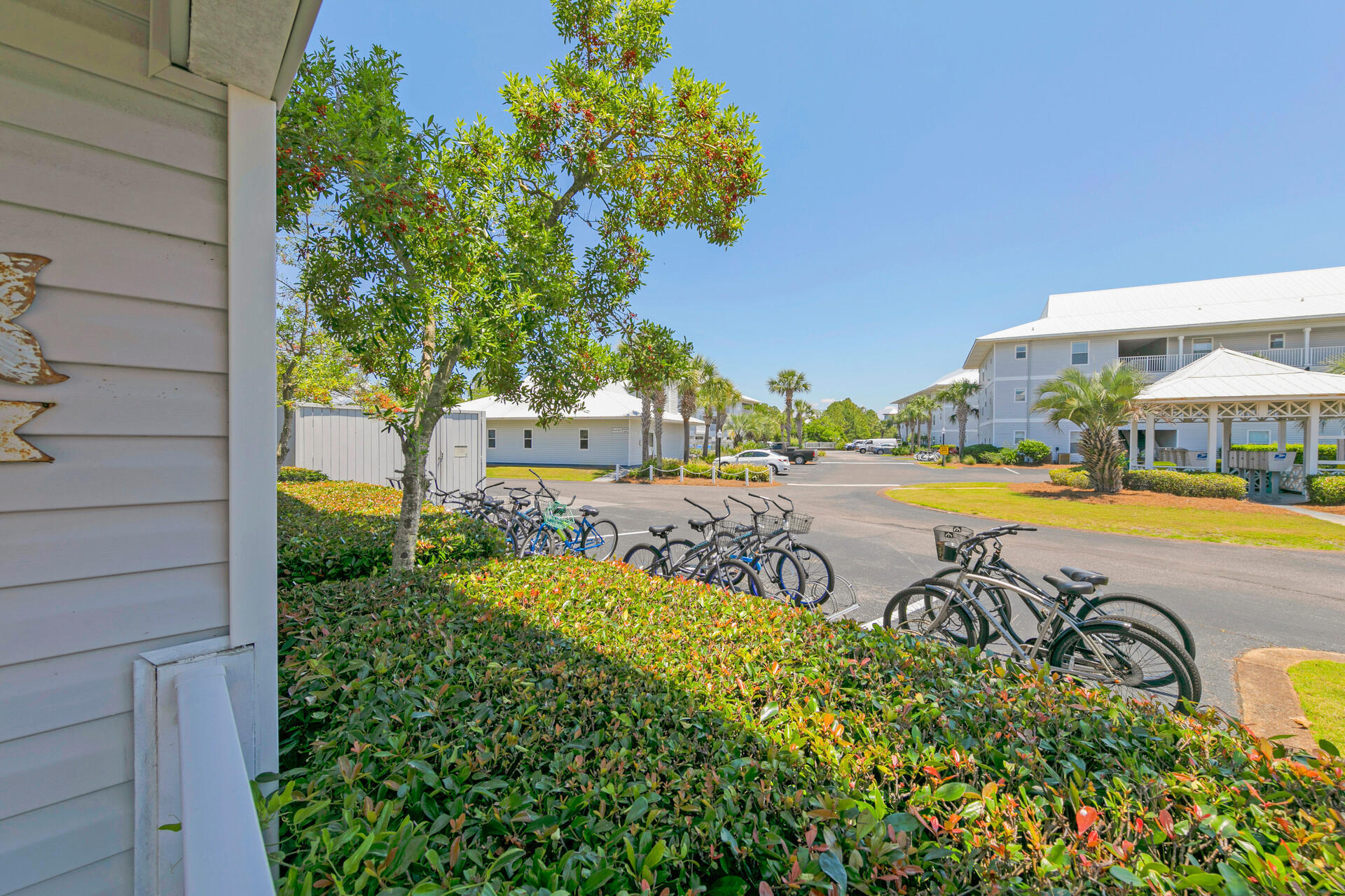 BEACHSIDE VILLAS CONDO - Residential