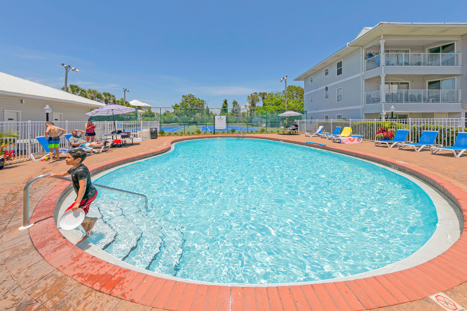 BEACHSIDE VILLAS CONDO - Residential