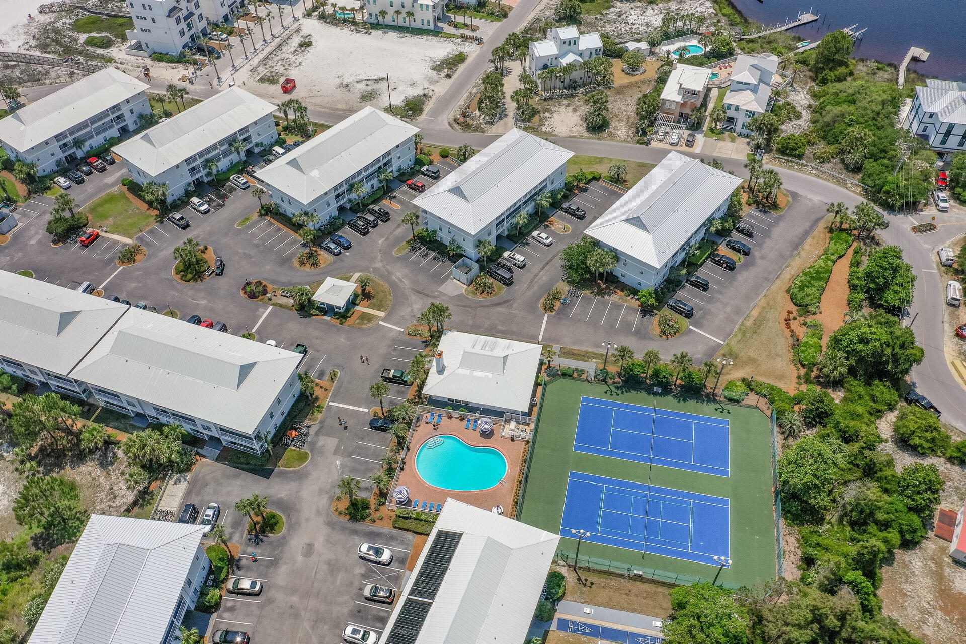 BEACHSIDE VILLAS CONDO - Residential