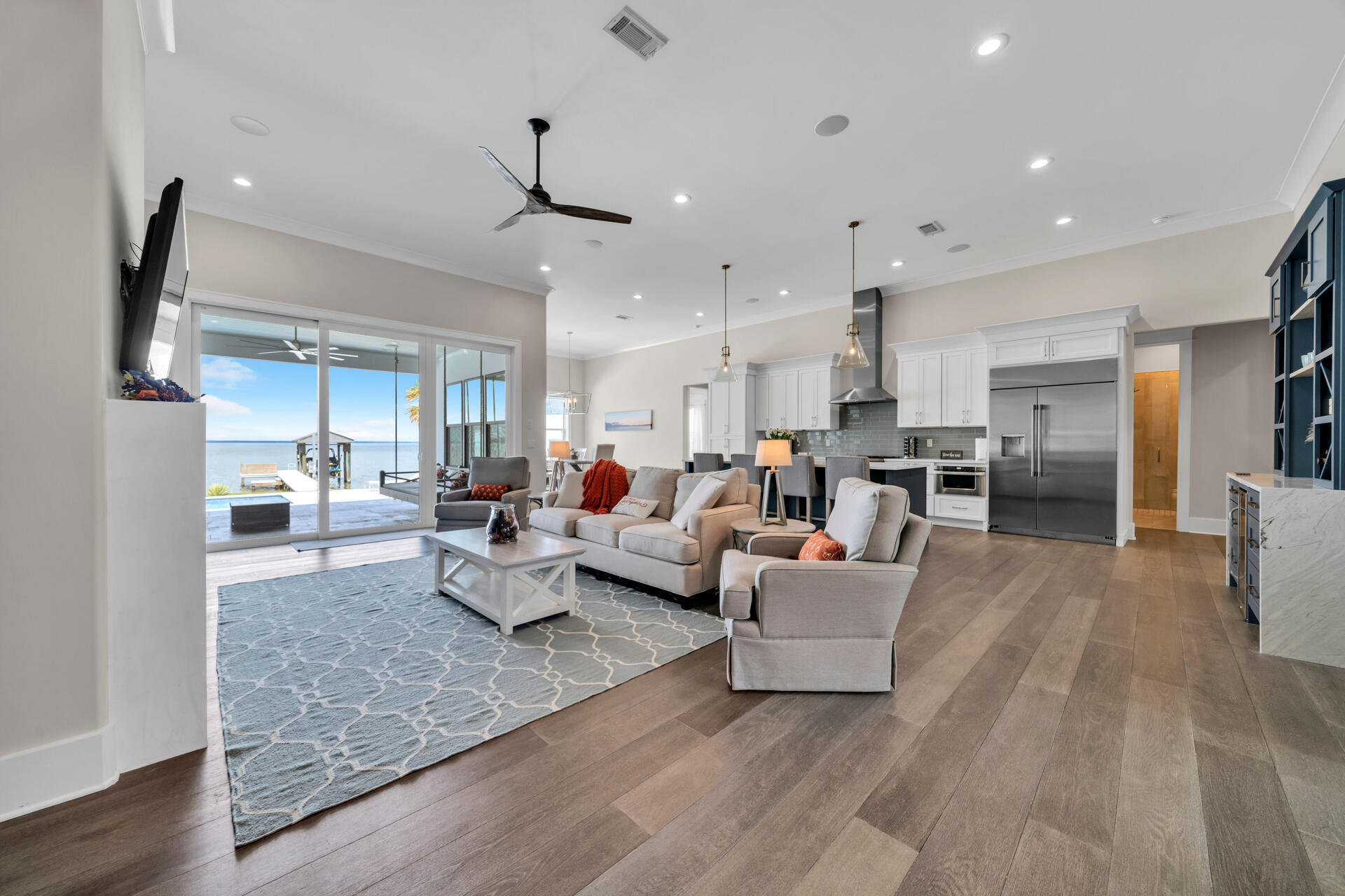 PELICAN BAY S/D - Residential