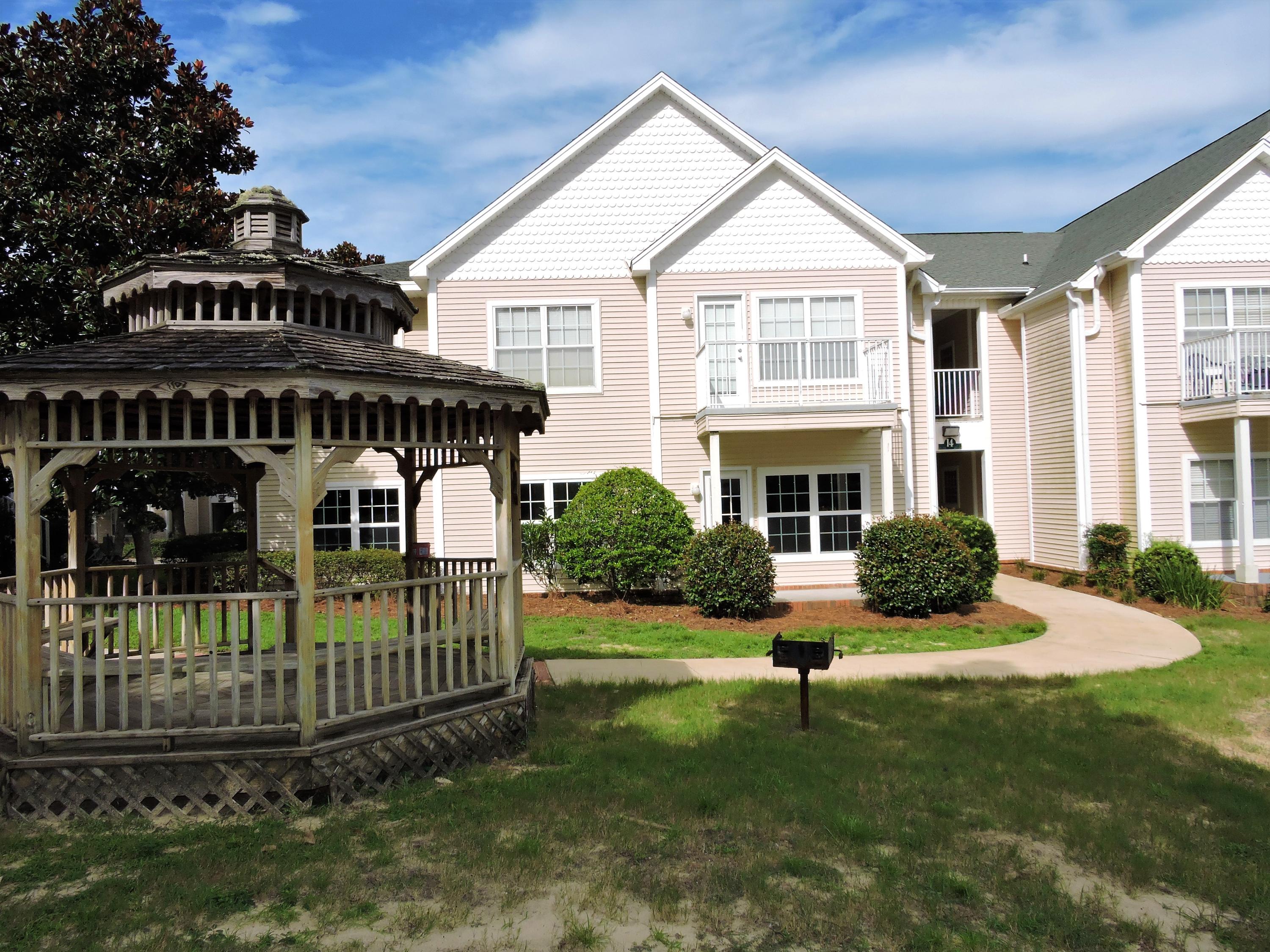 THE OAKS AT NICEVILLE - Residential