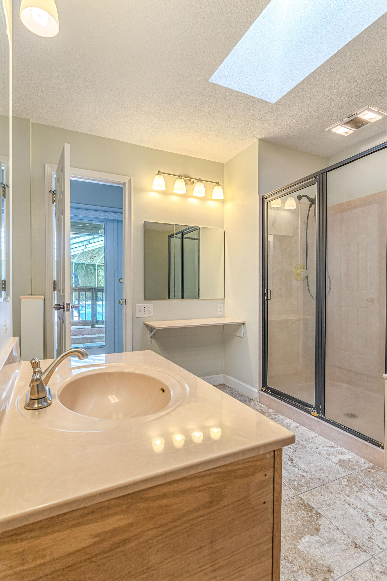 GARNIERS BEACH 2ND - Residential