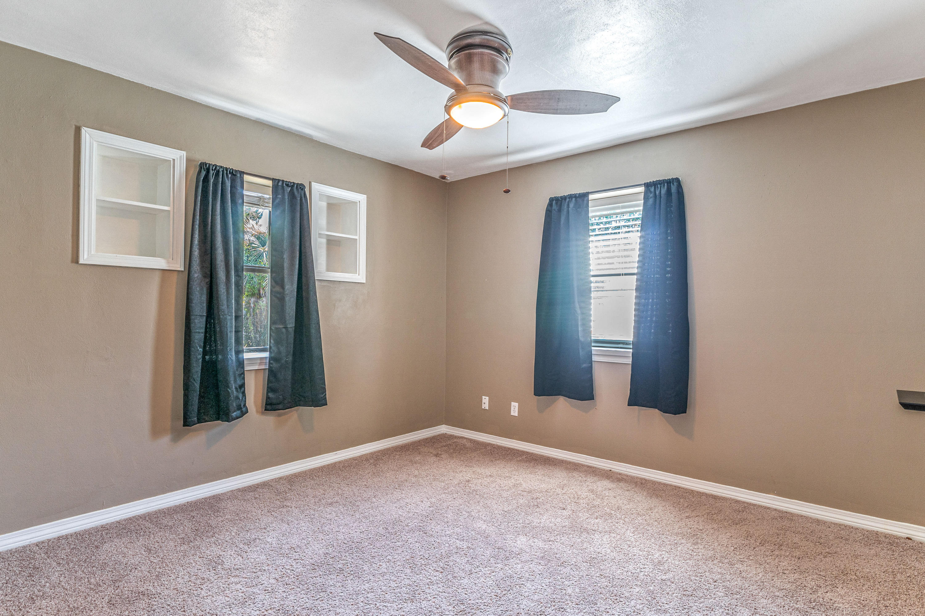 GARNIERS BEACH 2ND - Residential