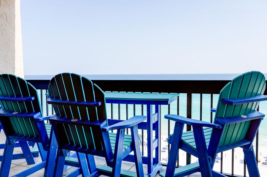 Beautifully renovated gulf front unit in the heart of Destin! This unit features granite countertops, updated flooring, stainless steel appliances, incredible gulf views, & in excellent condition to be a short term rental!On-site amenities include indoor/outdoor pools, hot tubs, restaurant, tiki bar, conference center, fitness center, sauna, meeting rooms, kids splash pad, a shop, onsite massage therapy, and a 24/7 front desk.