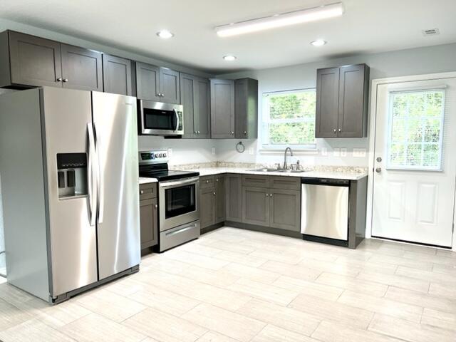 TRAILWOOD ESTATES - Residential Lease