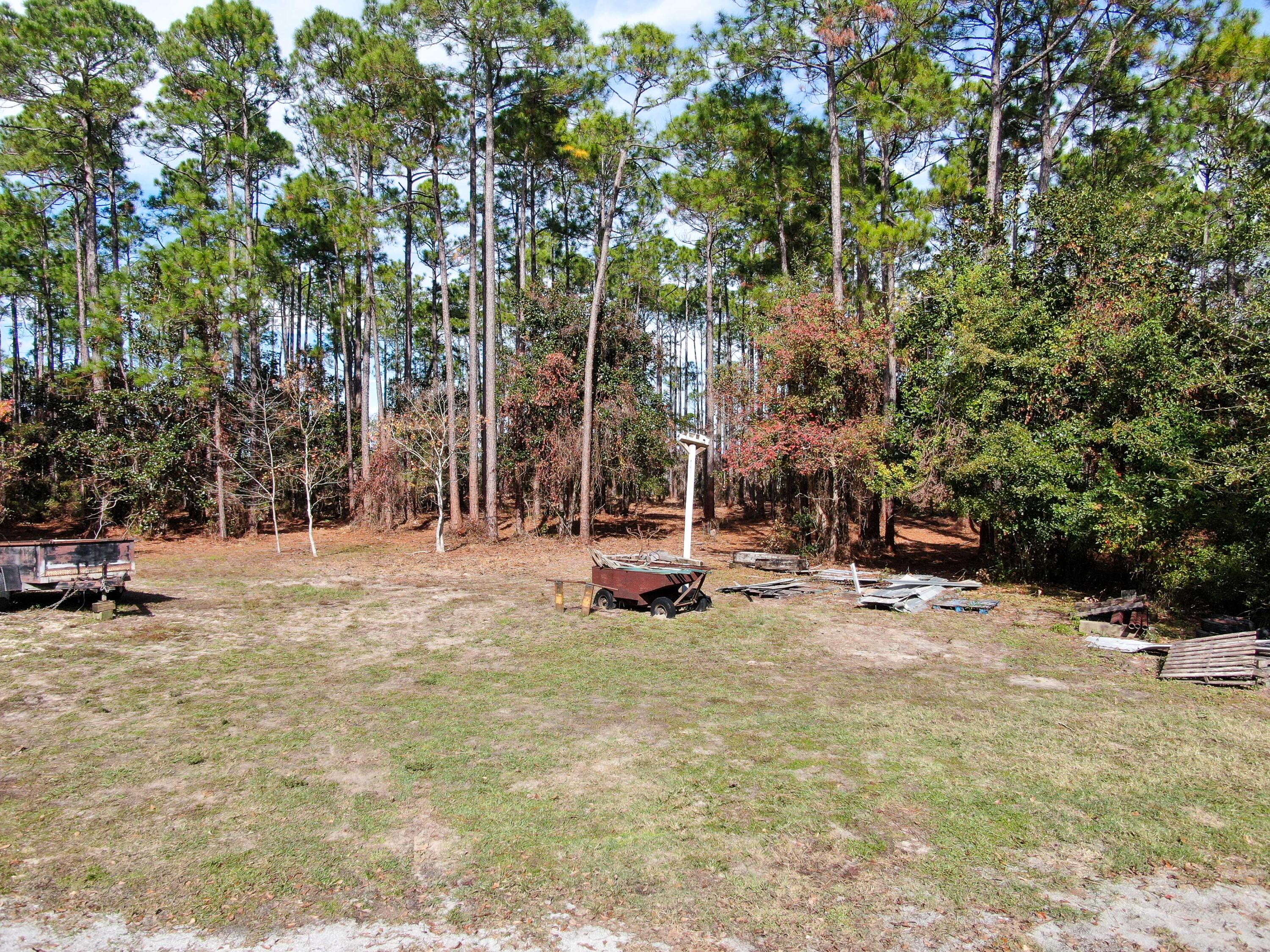 NO RECORDED SUBDIVISION - Land