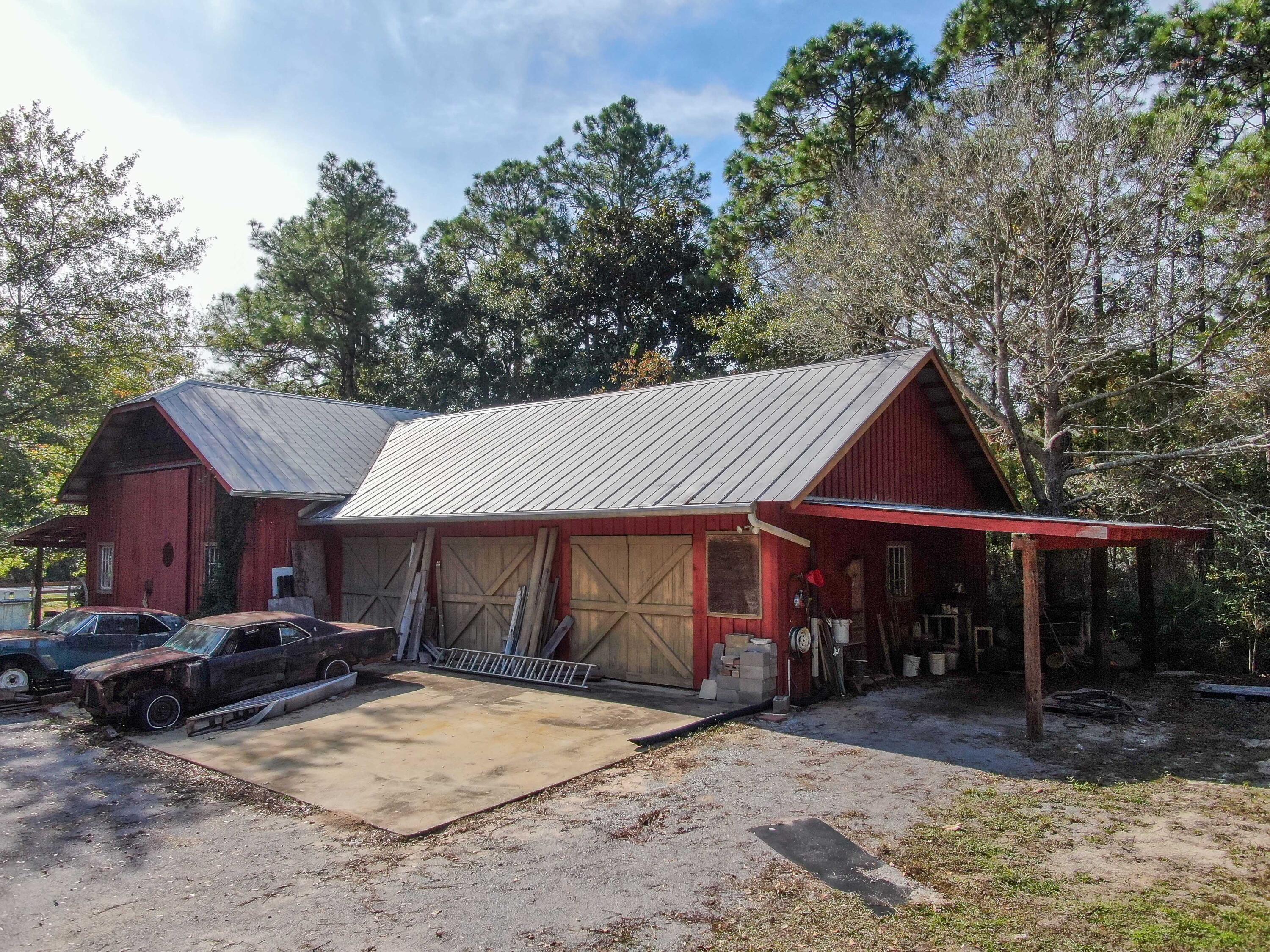 NO RECORDED SUBDIVISION - Land