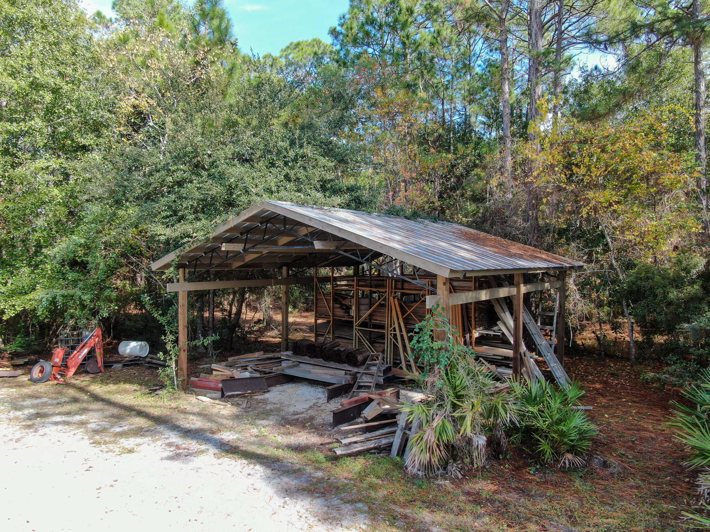 NO RECORDED SUBDIVISION - Land